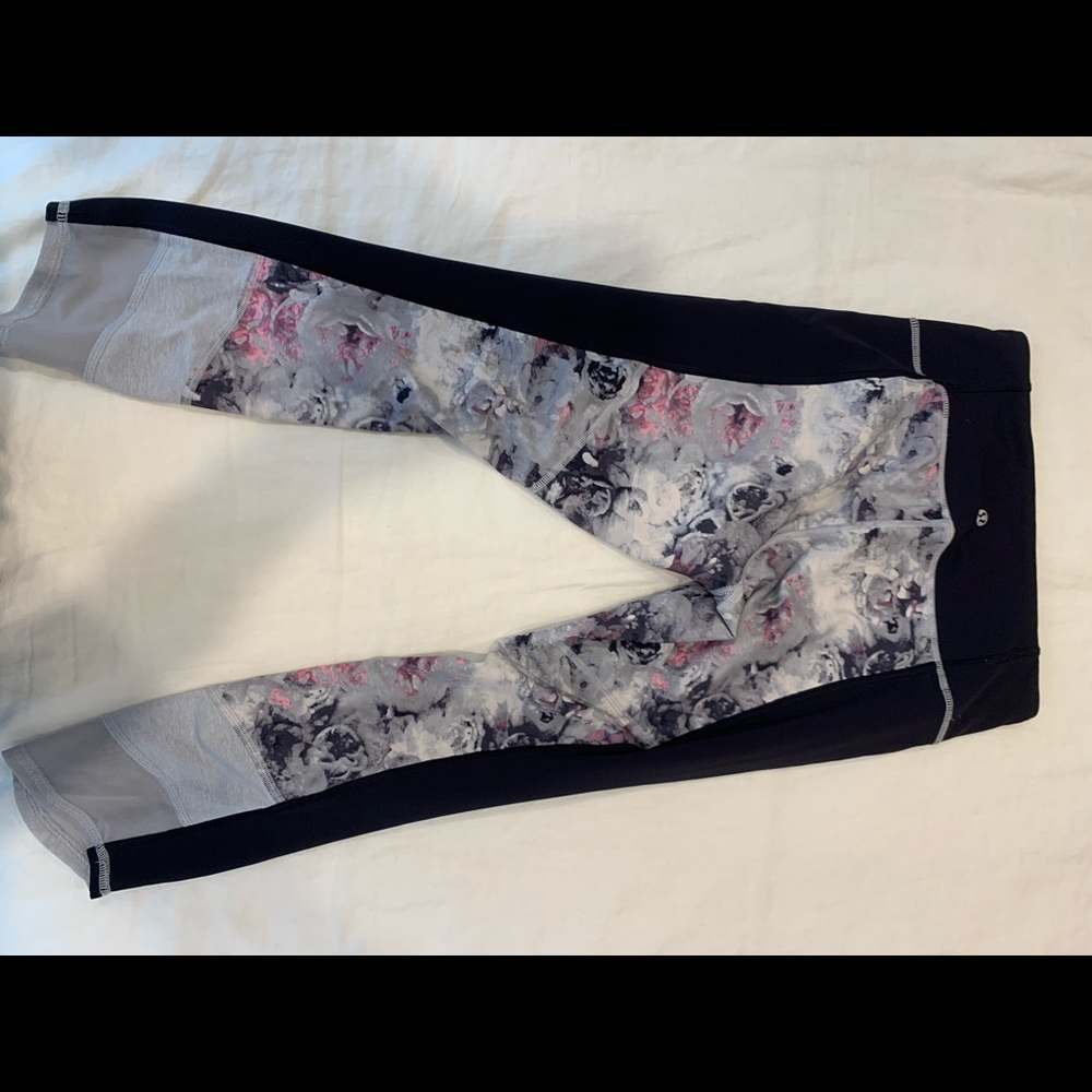 Cropped floral leggings